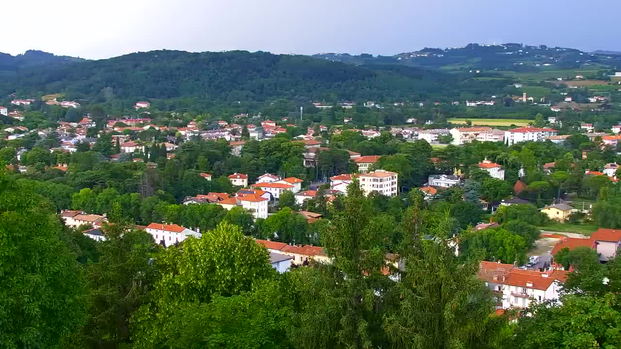 Nova Gorica e Gorizia: Panorama Mozzafiato dal Convento Francescano di Castagnevizza