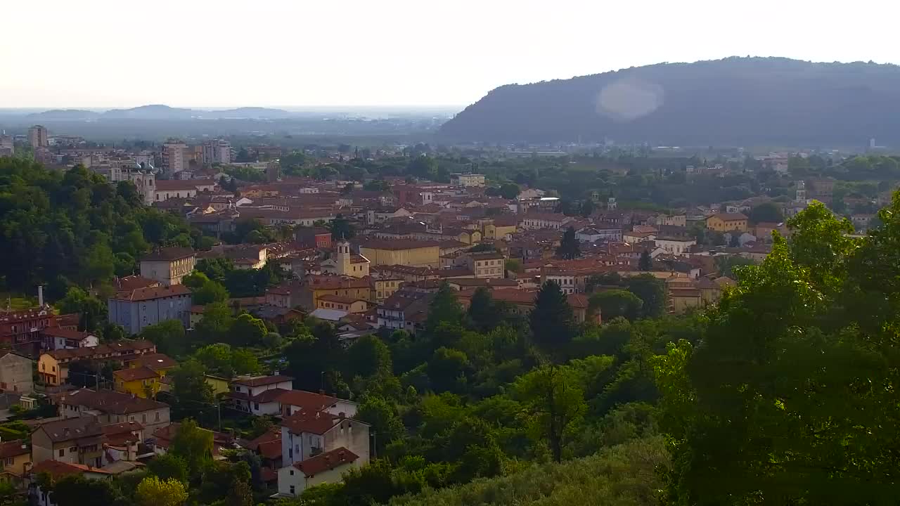 Nova Gorica i Gorica: Prekrasan Pogled iz Franjevačkog Samostana Kostanjevica