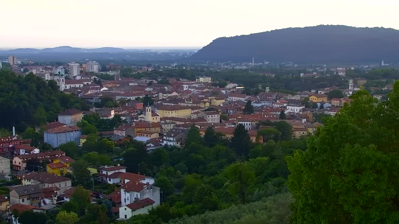 Nova Gorica y Gorizia: Impresionantes Vistas desde el Monasterio Franciscano de Kostanjevica