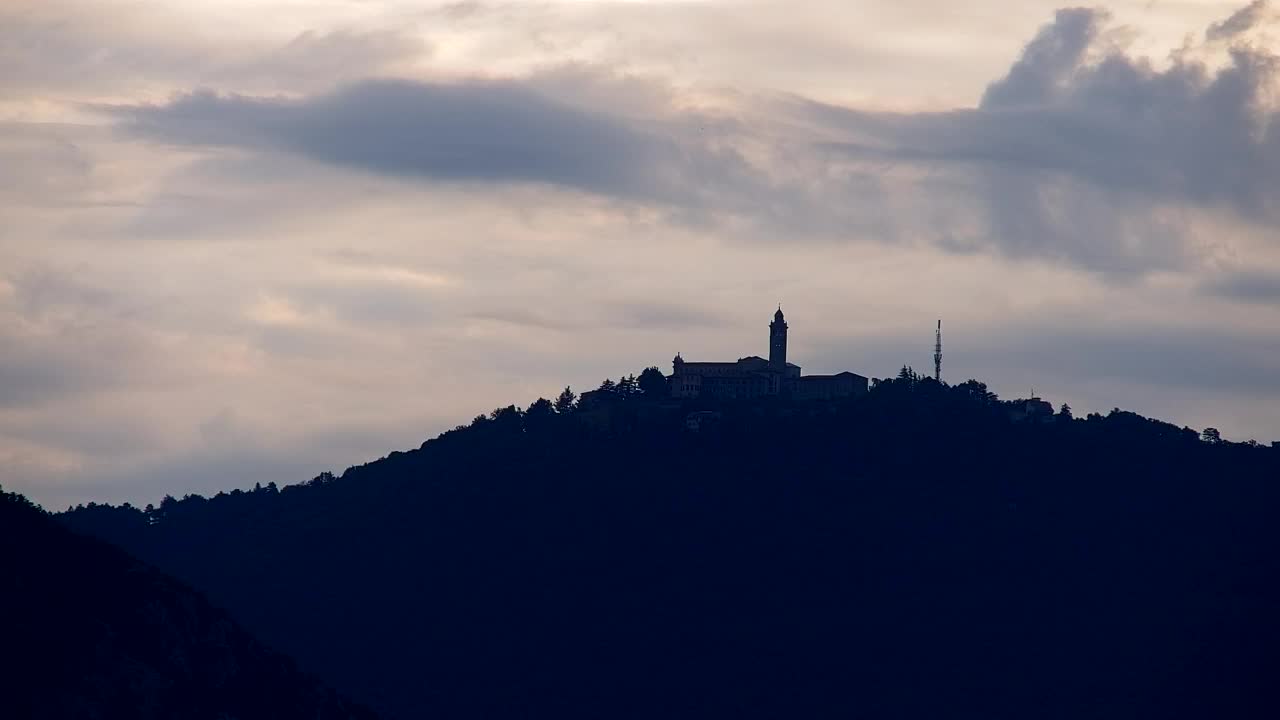Nova Gorica e Gorizia: Panorama Mozzafiato dal Convento Francescano di Castagnevizza