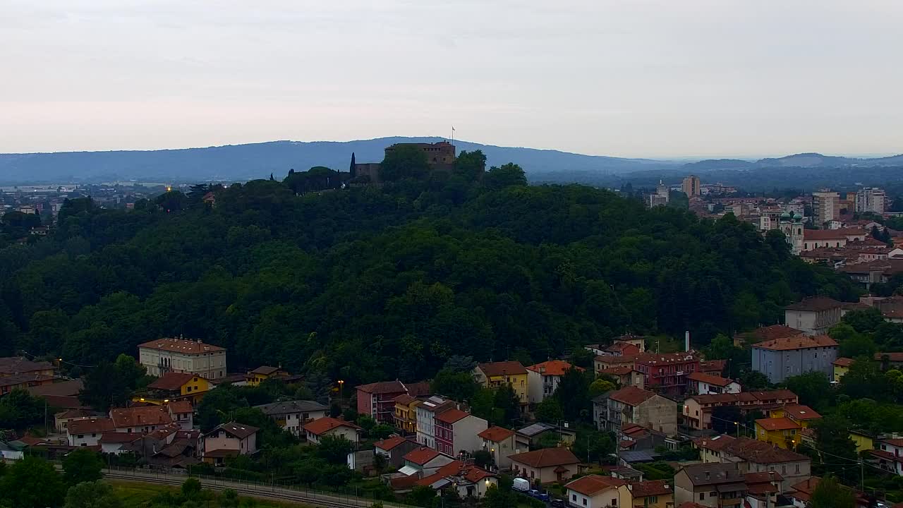 Nova Gorica i Gorica: Prekrasan Pogled iz Franjevačkog Samostana Kostanjevica