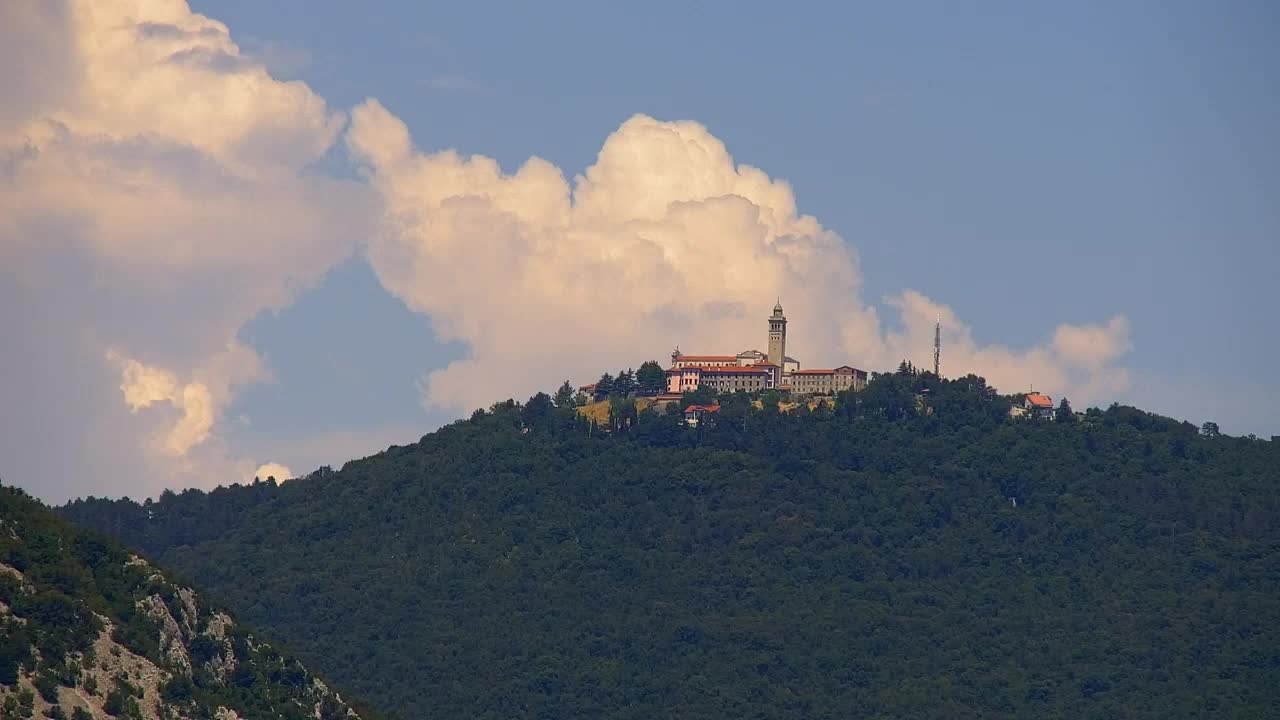 Nova Gorica e Gorizia: Panorama Mozzafiato dal Convento Francescano di Castagnevizza