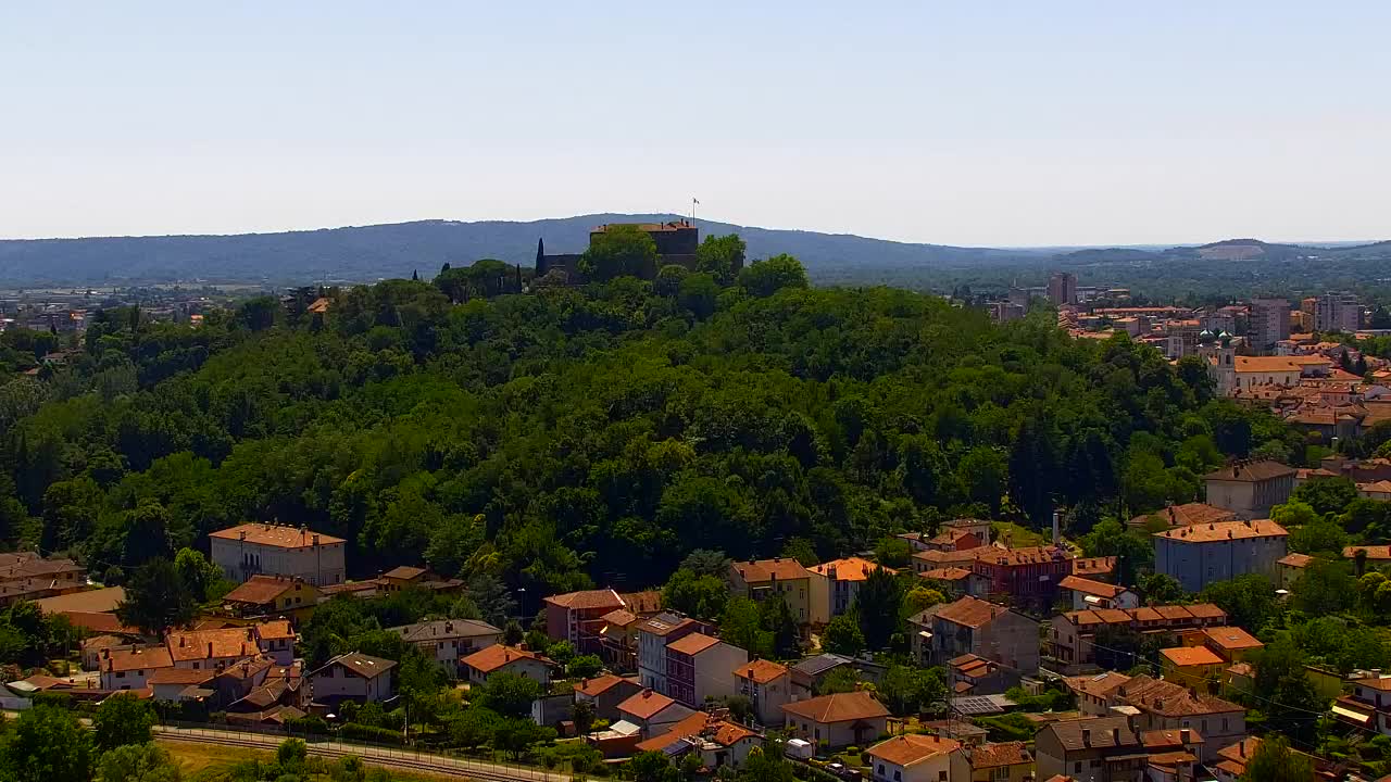 Nova Gorica e Gorizia: Panorama Mozzafiato dal Convento Francescano di Castagnevizza