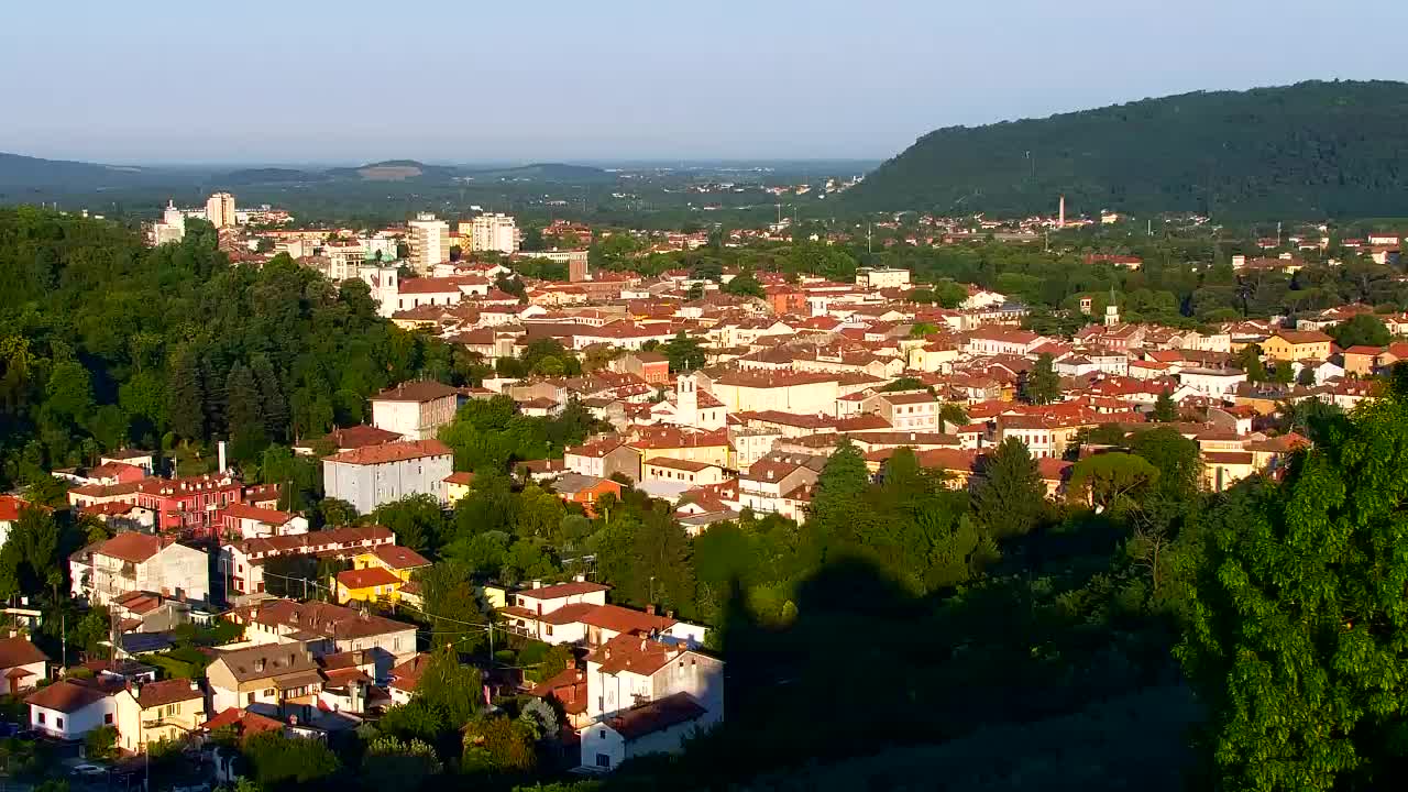 Nova Gorica e Gorizia: Panorama Mozzafiato dal Convento Francescano di Castagnevizza
