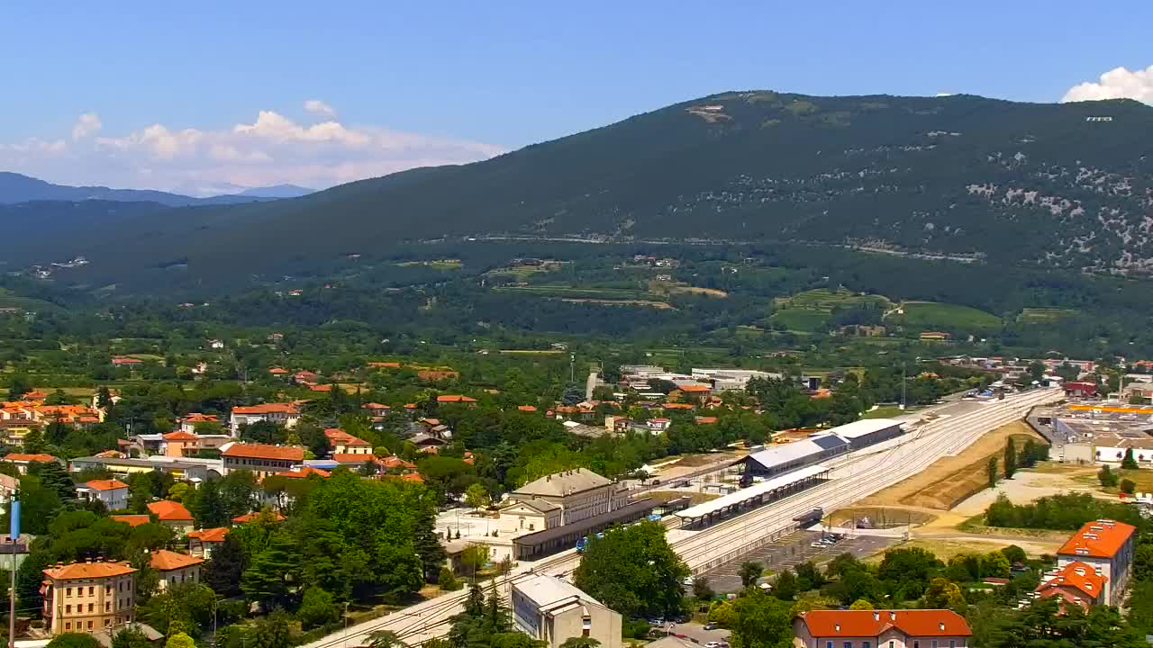 Nova Gorica e Gorizia: Panorama Mozzafiato dal Convento Francescano di Castagnevizza