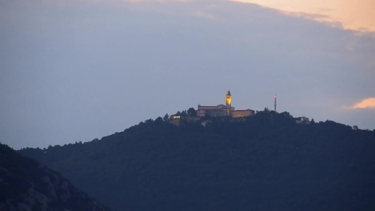 Nova Gorica y Gorizia: Impresionantes Vistas desde el Monasterio Franciscano de Kostanjevica