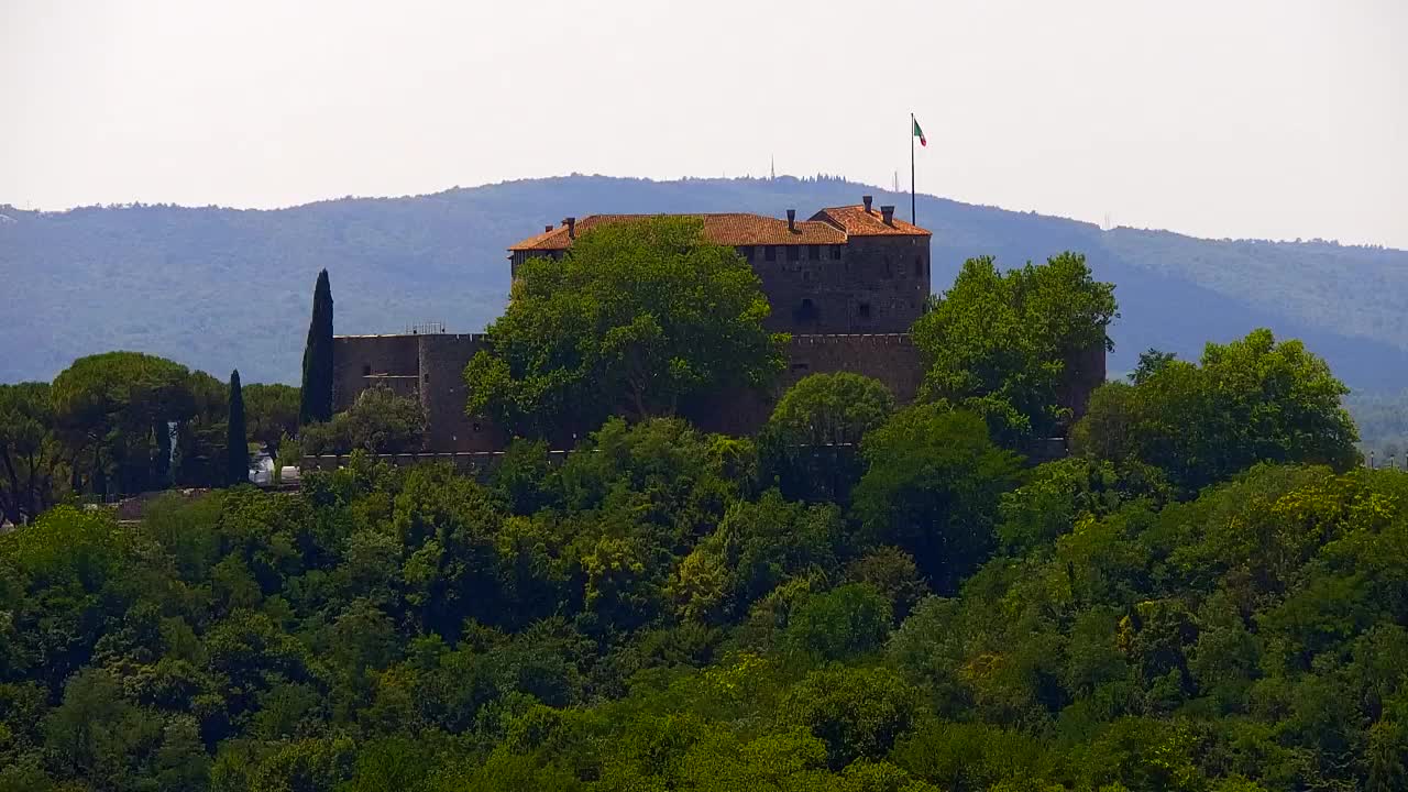 Nova Gorica y Gorizia: Impresionantes Vistas desde el Monasterio Franciscano de Kostanjevica