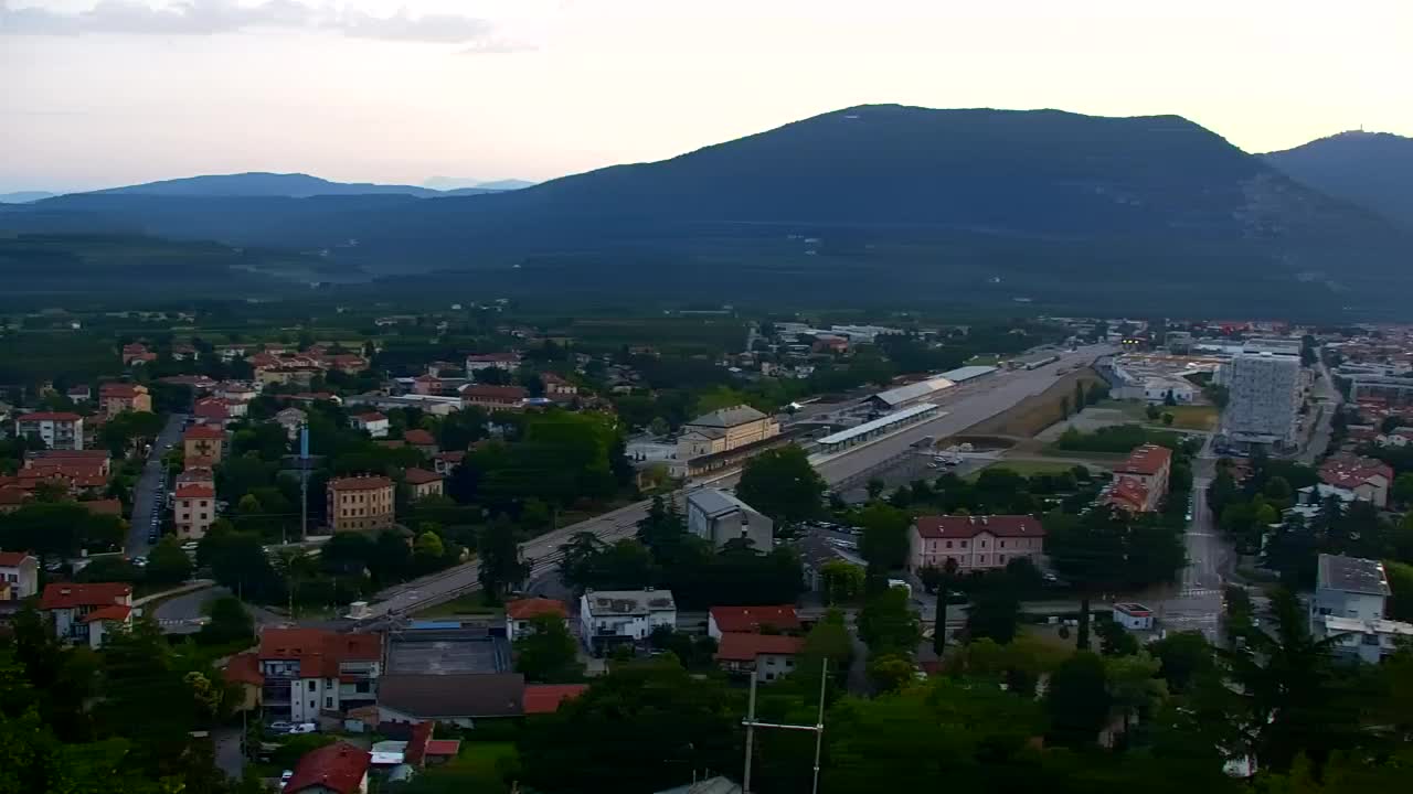 Nova Gorica e Gorizia: Panorama Mozzafiato dal Convento Francescano di Castagnevizza