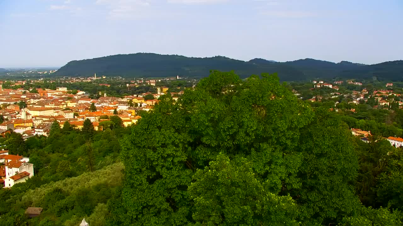 Nova Gorica i Gorica: Prekrasan Pogled iz Franjevačkog Samostana Kostanjevica