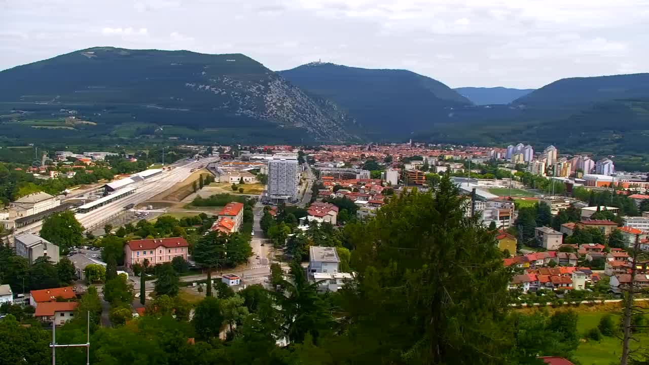 Nova Gorica e Gorizia: Panorama Mozzafiato dal Convento Francescano di Castagnevizza