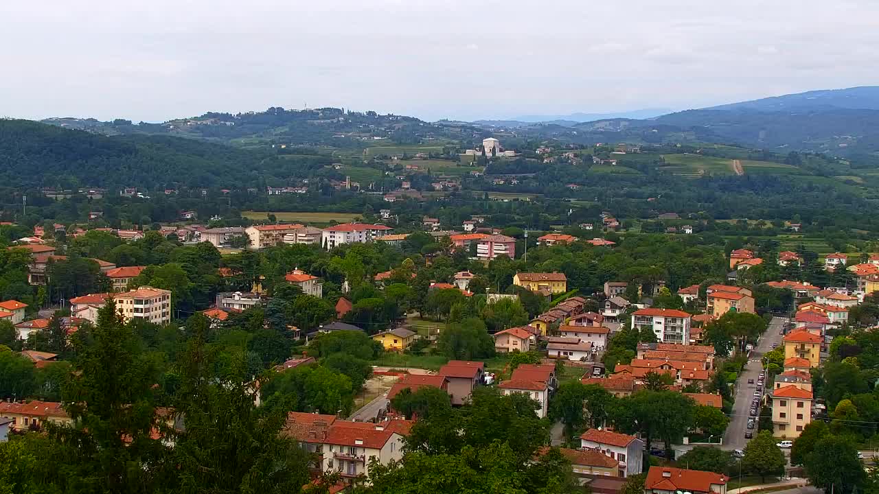 Nova Gorica e Gorizia: Panorama Mozzafiato dal Convento Francescano di Castagnevizza