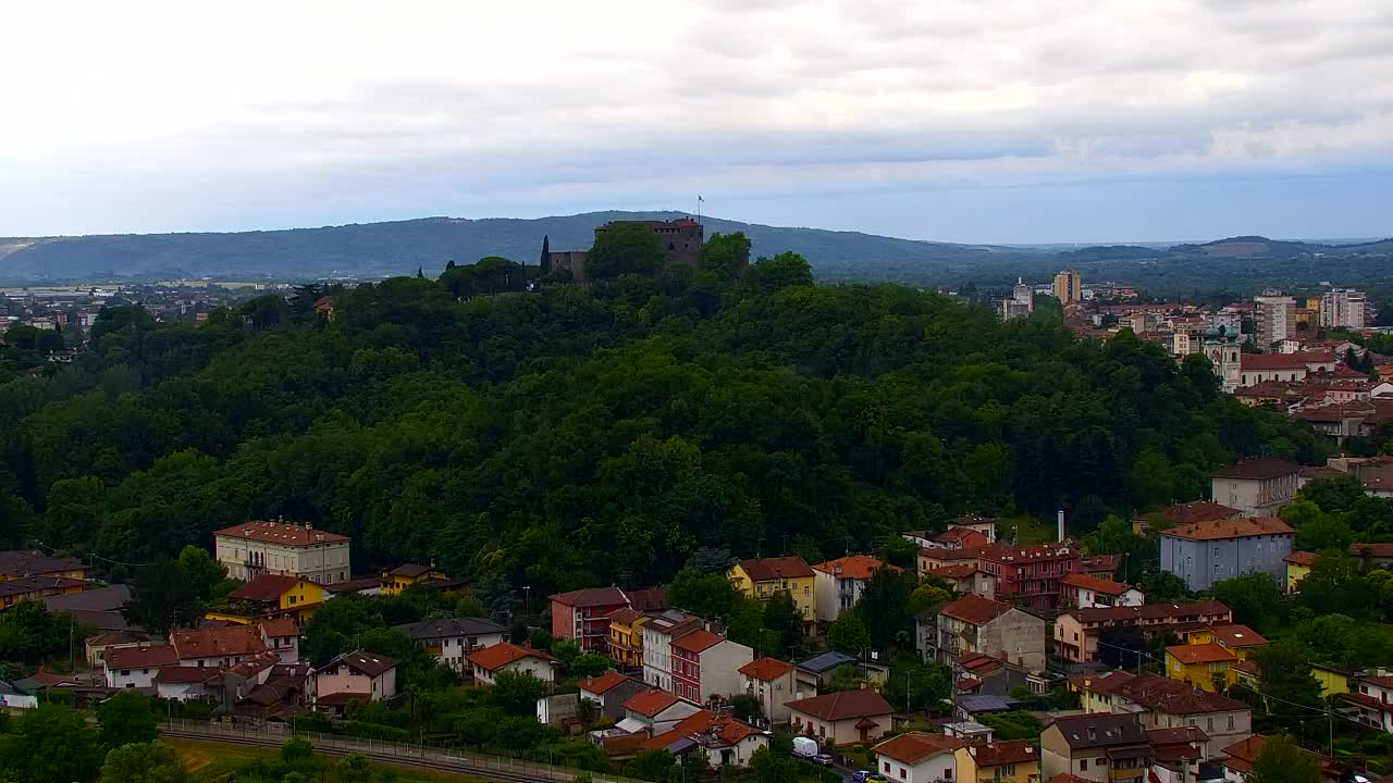 Nova Gorica e Gorizia: Panorama Mozzafiato dal Convento Francescano di Castagnevizza