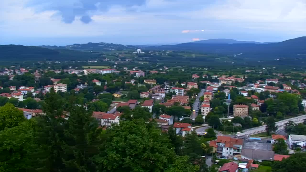 Nova Gorica y Gorizia: Impresionantes Vistas desde el Monasterio Franciscano de Kostanjevica