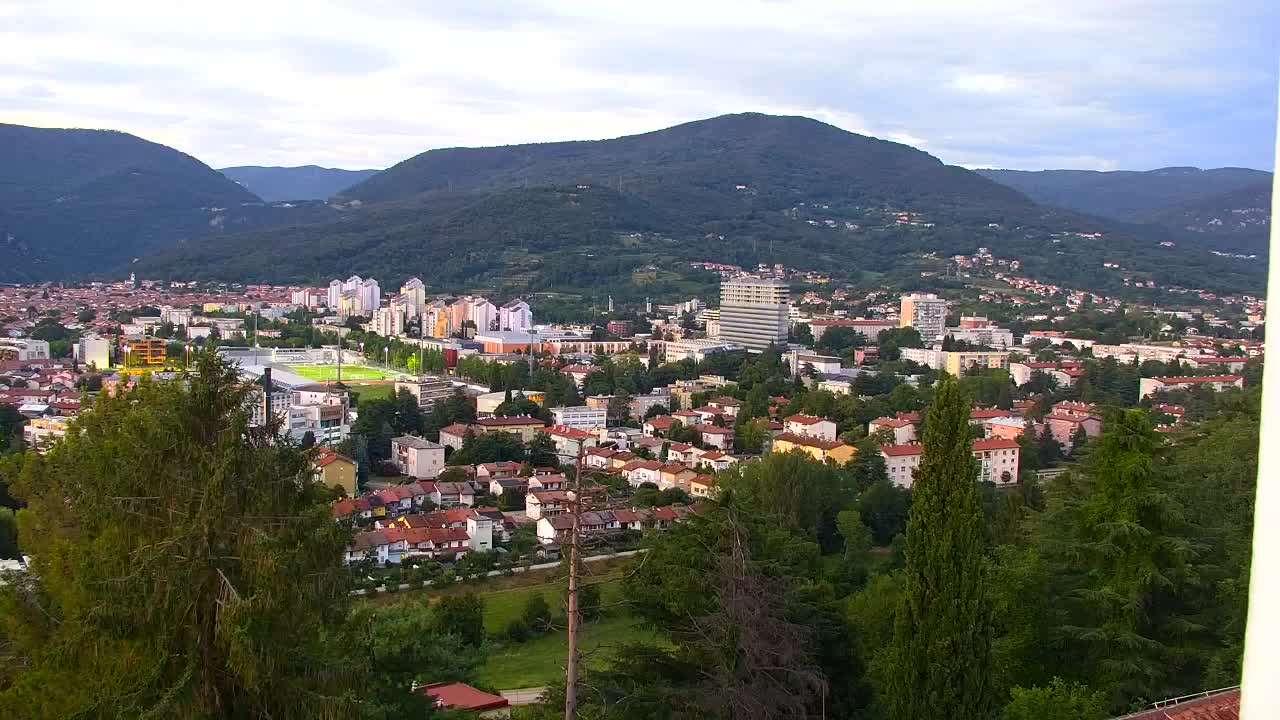 Nova Gorica e Gorizia: Panorama Mozzafiato dal Convento Francescano di Castagnevizza