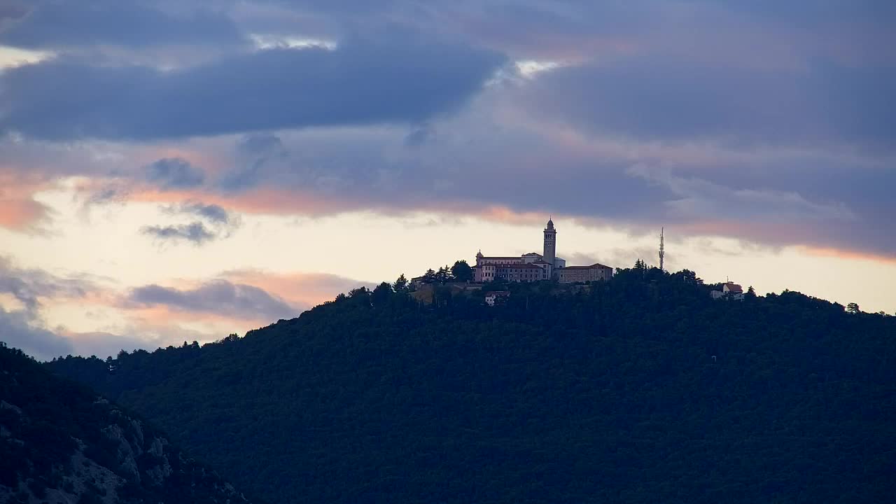 Nova Gorica i Gorica: Prekrasan Pogled iz Franjevačkog Samostana Kostanjevica