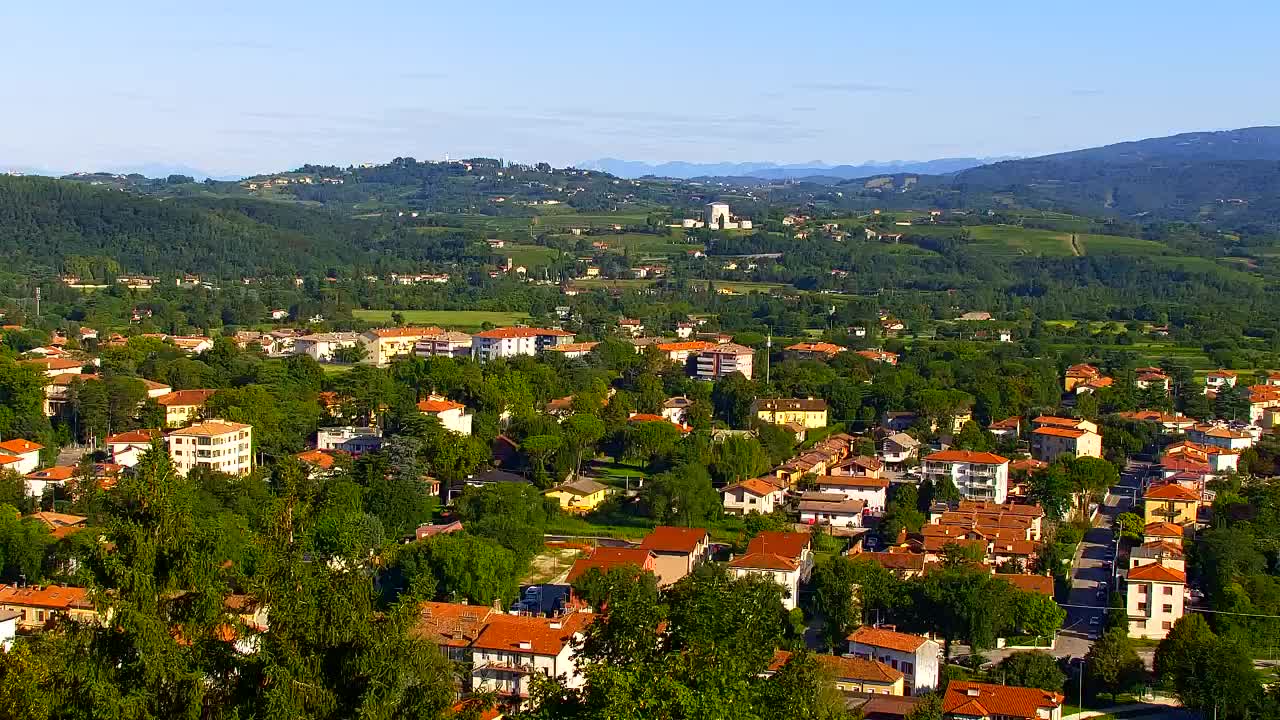 Nova Gorica e Gorizia: Panorama Mozzafiato dal Convento Francescano di Castagnevizza