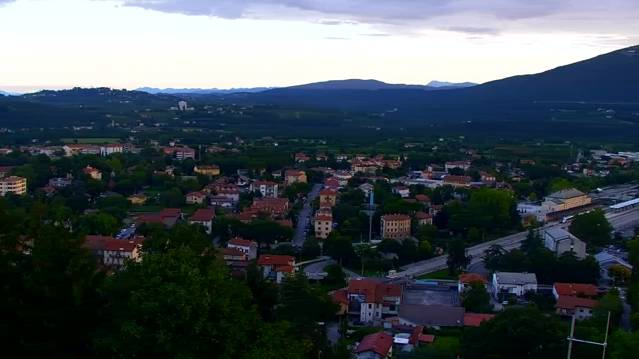 Nova Gorica i Gorica: Prekrasan Pogled iz Franjevačkog Samostana Kostanjevica