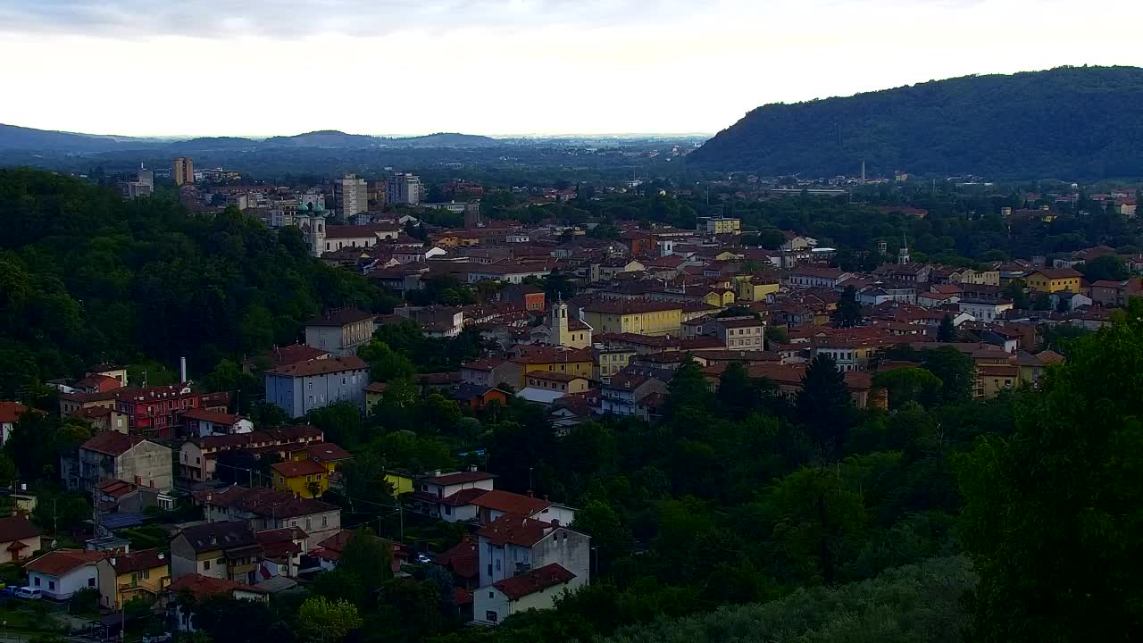 Nova Gorica e Gorizia: Panorama Mozzafiato dal Convento Francescano di Castagnevizza