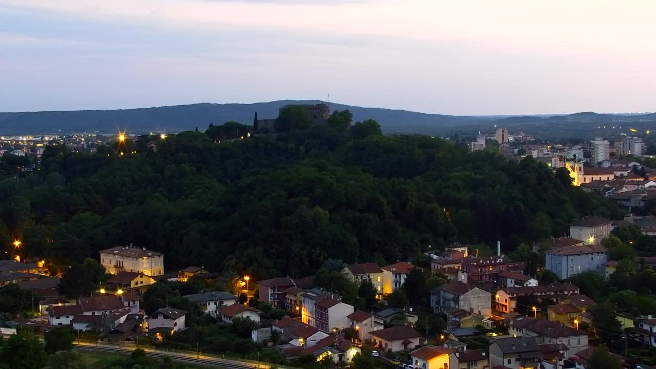 Nova Gorica i Gorica: Prekrasan Pogled iz Franjevačkog Samostana Kostanjevica