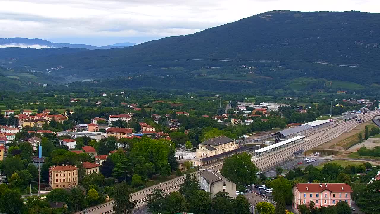 Nova Gorica y Gorizia: Impresionantes Vistas desde el Monasterio Franciscano de Kostanjevica