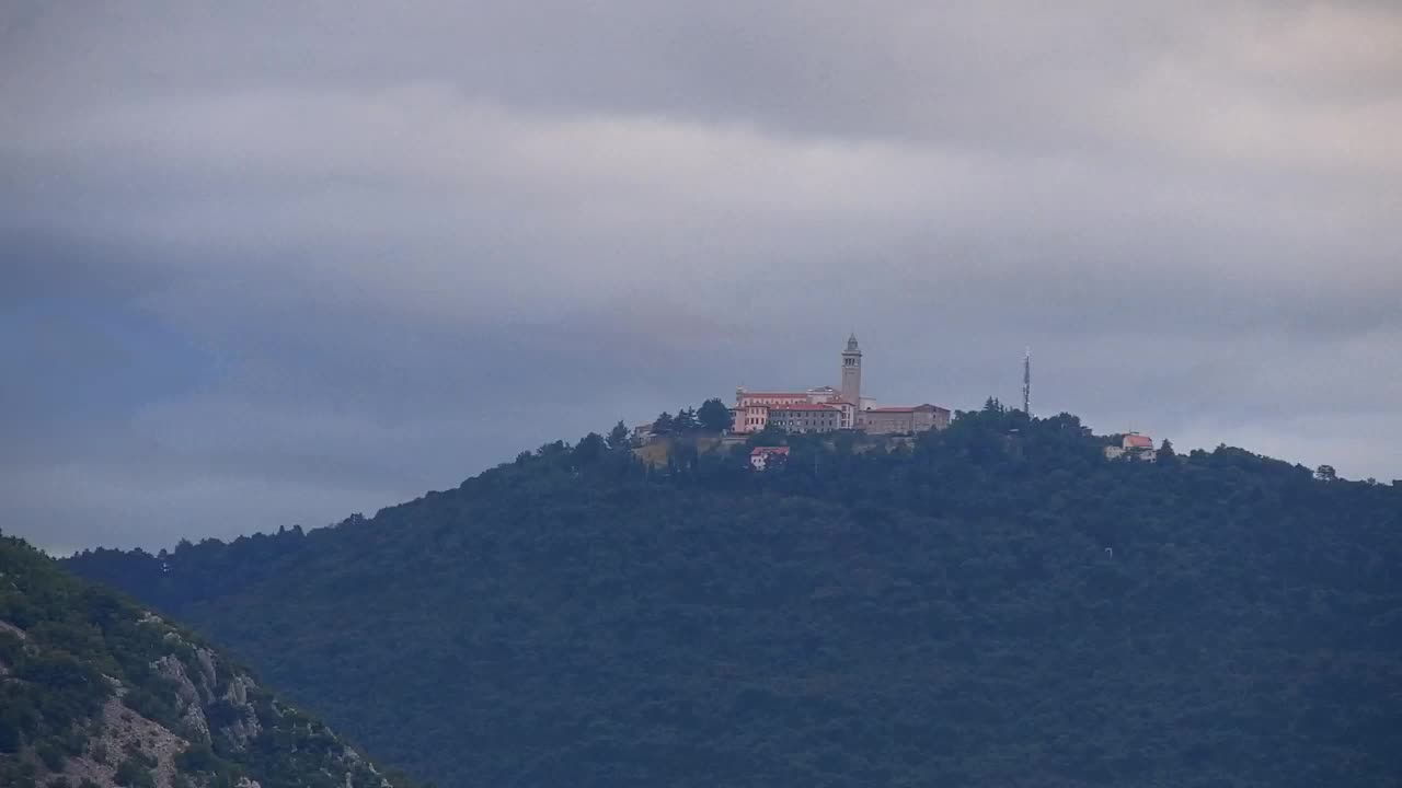Nova Gorica e Gorizia: Panorama Mozzafiato dal Convento Francescano di Castagnevizza