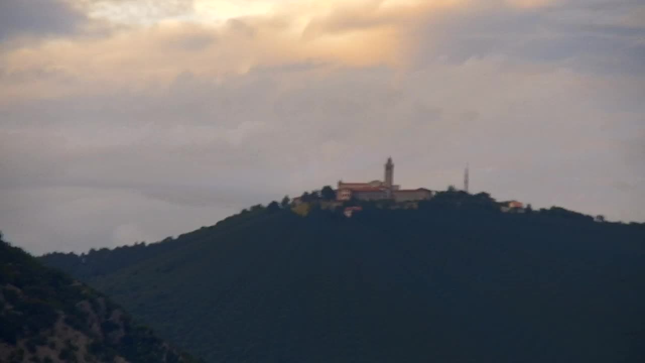 Nova Gorica e Gorizia: Panorama Mozzafiato dal Convento Francescano di Castagnevizza