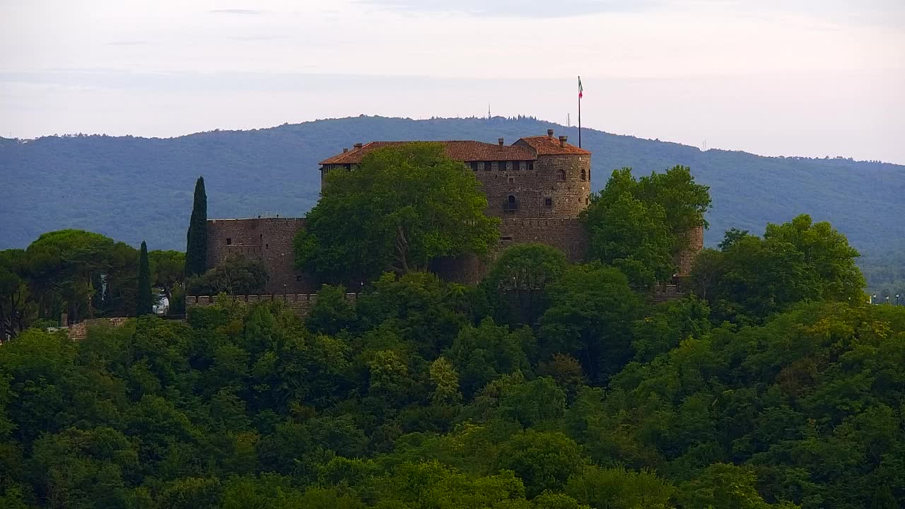 Nova Gorica y Gorizia: Impresionantes Vistas desde el Monasterio Franciscano de Kostanjevica
