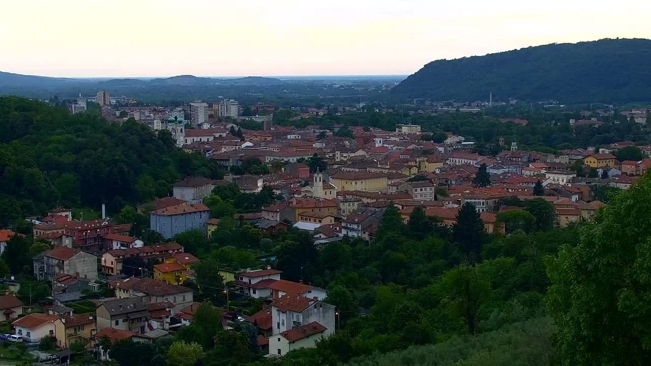 Nova Gorica y Gorizia: Impresionantes Vistas desde el Monasterio Franciscano de Kostanjevica