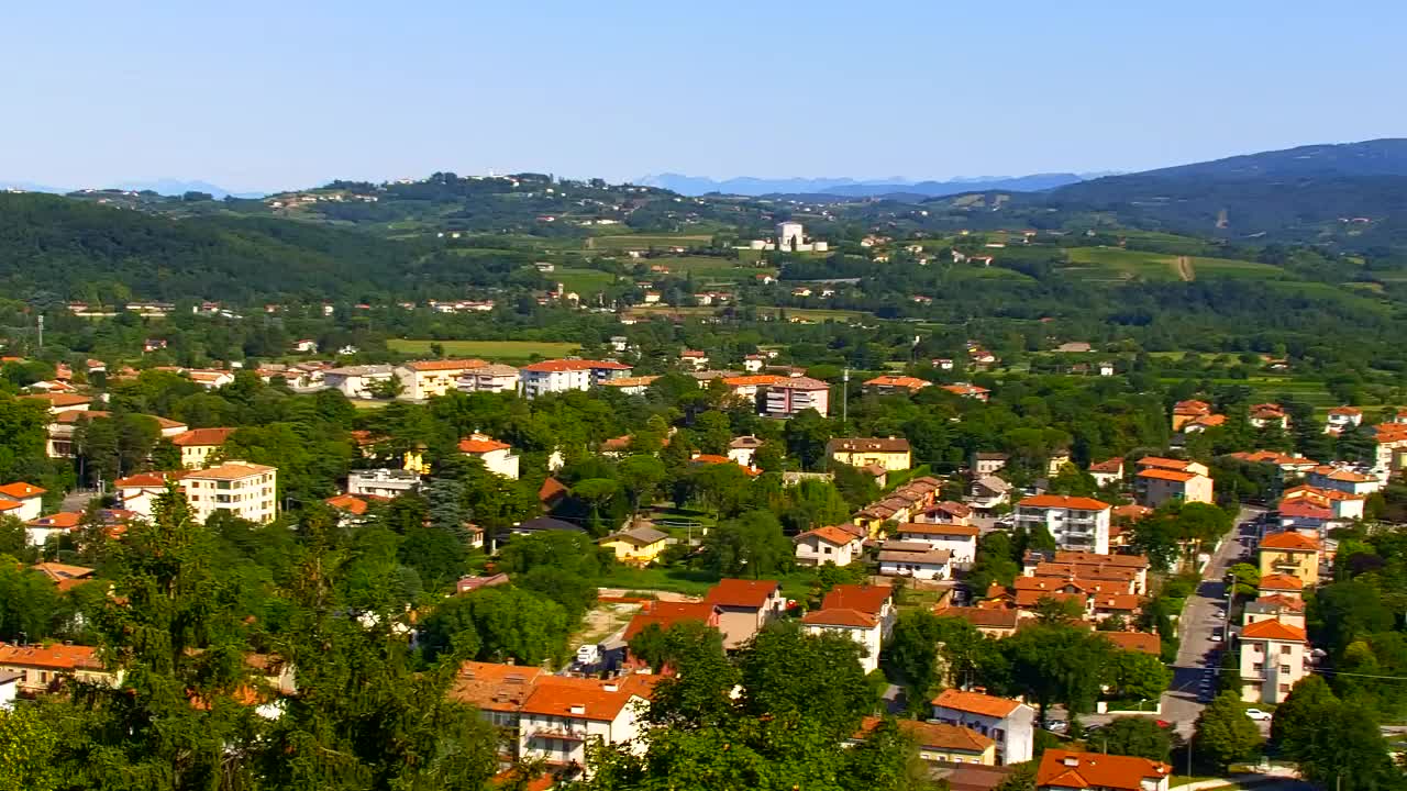 Nova Gorica e Gorizia: Panorama Mozzafiato dal Convento Francescano di Castagnevizza
