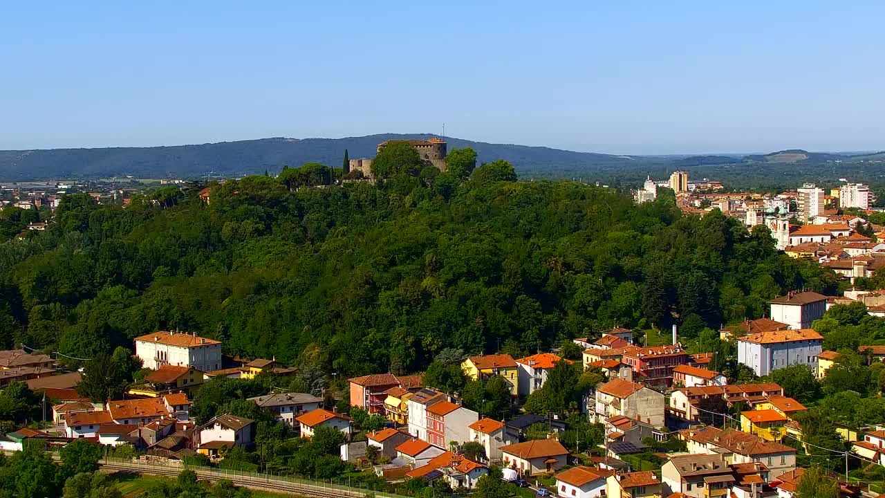 Nova Gorica e Gorizia: Panorama Mozzafiato dal Convento Francescano di Castagnevizza