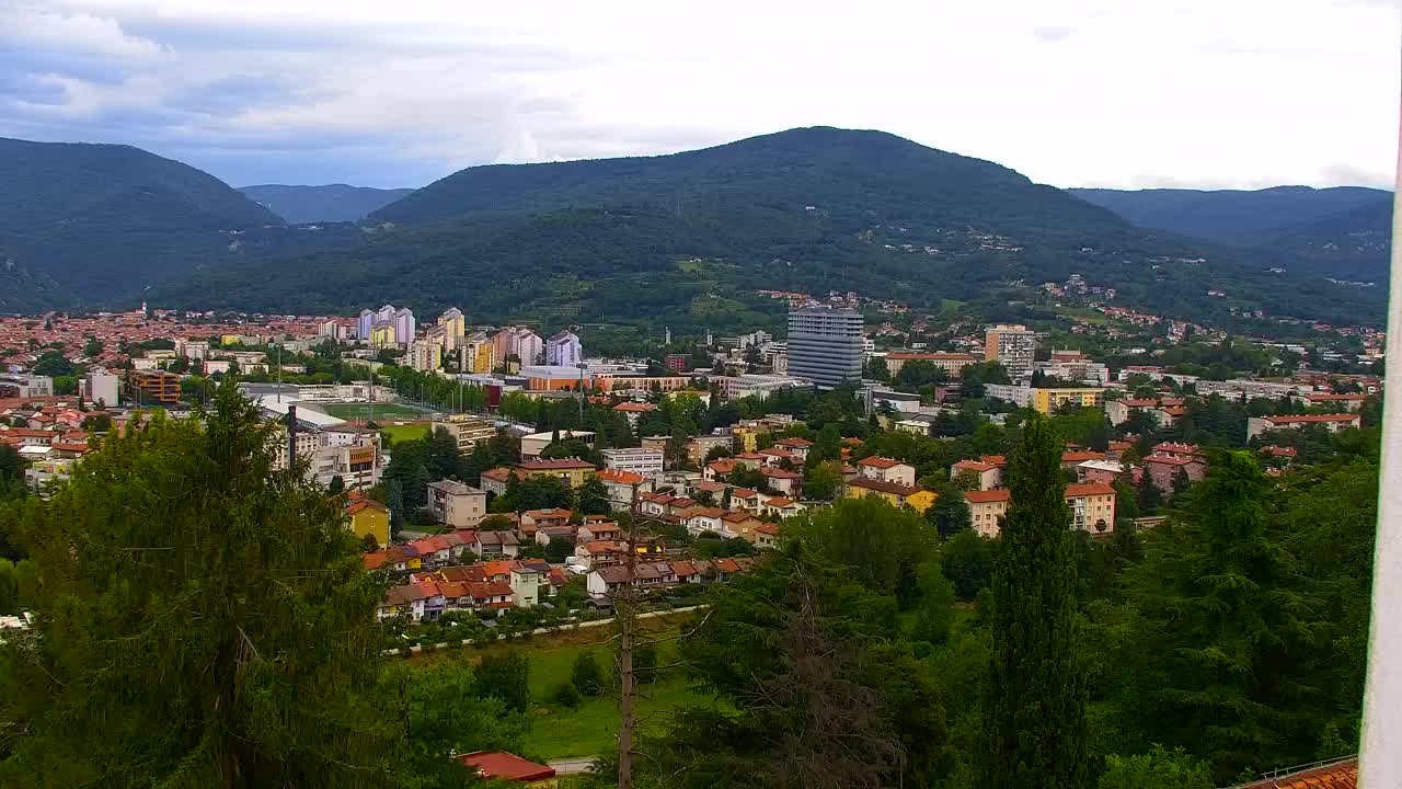 Nova Gorica i Gorica: Prekrasan Pogled iz Franjevačkog Samostana Kostanjevica