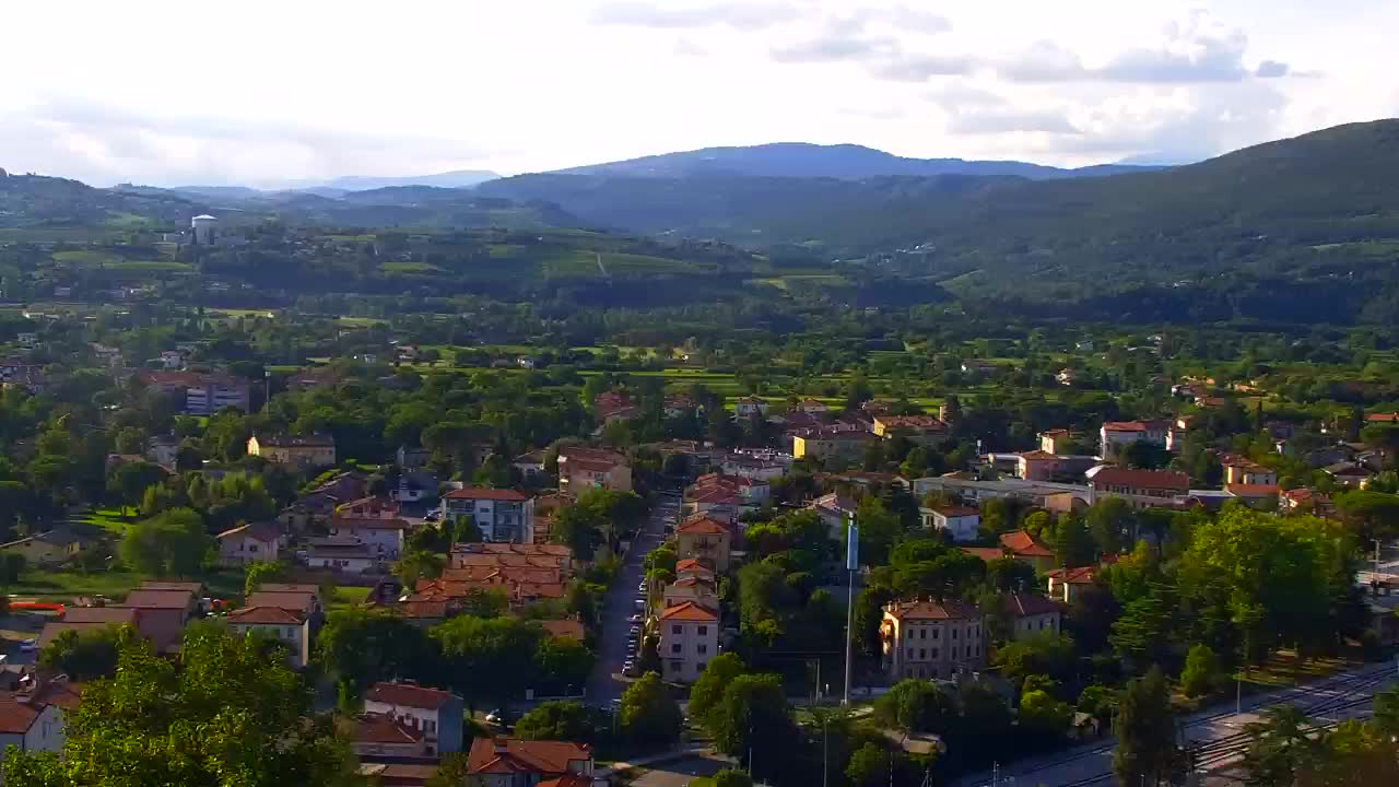 Nova Gorica e Gorizia: Panorama Mozzafiato dal Convento Francescano di Castagnevizza