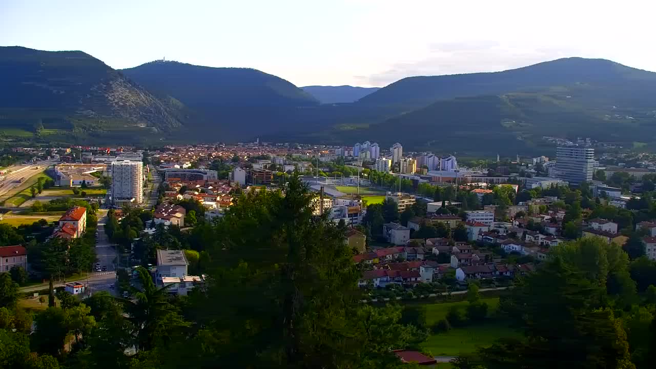 Nova Gorica i Gorica: Prekrasan Pogled iz Franjevačkog Samostana Kostanjevica