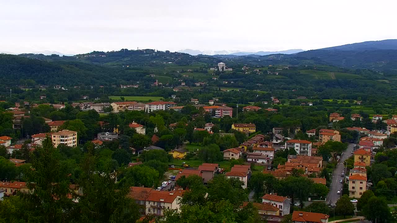 Nova Gorica e Gorizia: Panorama Mozzafiato dal Convento Francescano di Castagnevizza