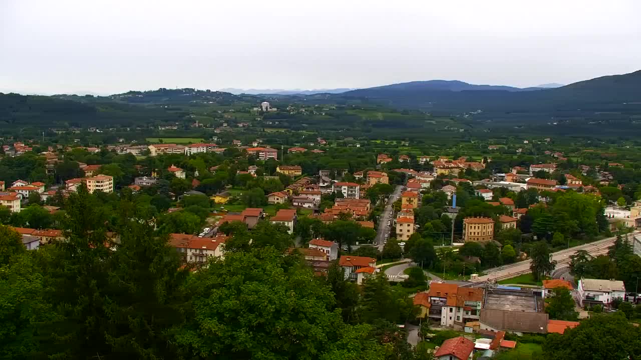Nova Gorica e Gorizia: Panorama Mozzafiato dal Convento Francescano di Castagnevizza