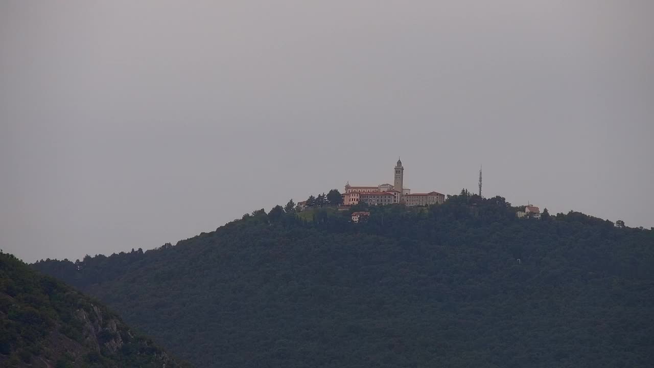 Nova Gorica e Gorizia: Panorama Mozzafiato dal Convento Francescano di Castagnevizza