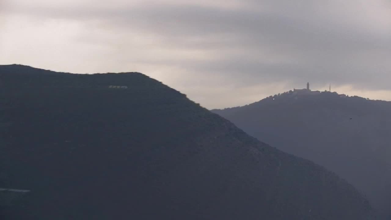 Nova Gorica e Gorizia: Panorama Mozzafiato dal Convento Francescano di Castagnevizza