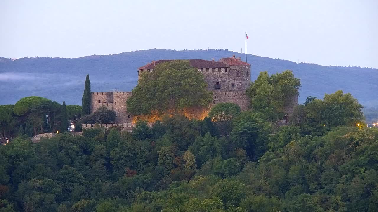 Nova Gorica y Gorizia: Impresionantes Vistas desde el Monasterio Franciscano de Kostanjevica