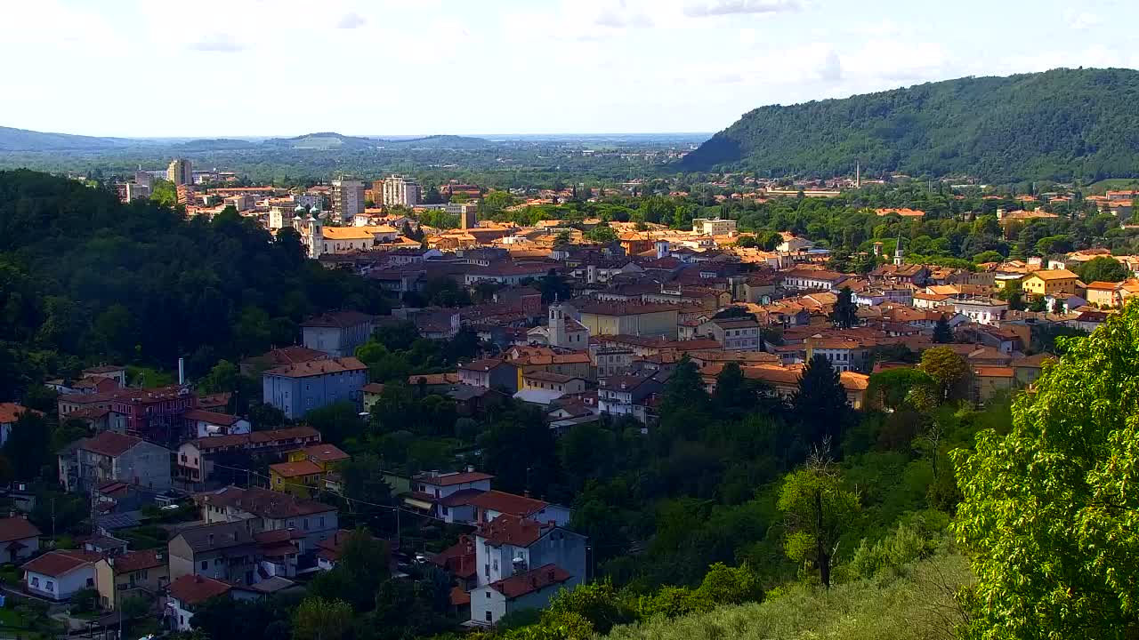 Nova Gorica e Gorizia: Panorama Mozzafiato dal Convento Francescano di Castagnevizza