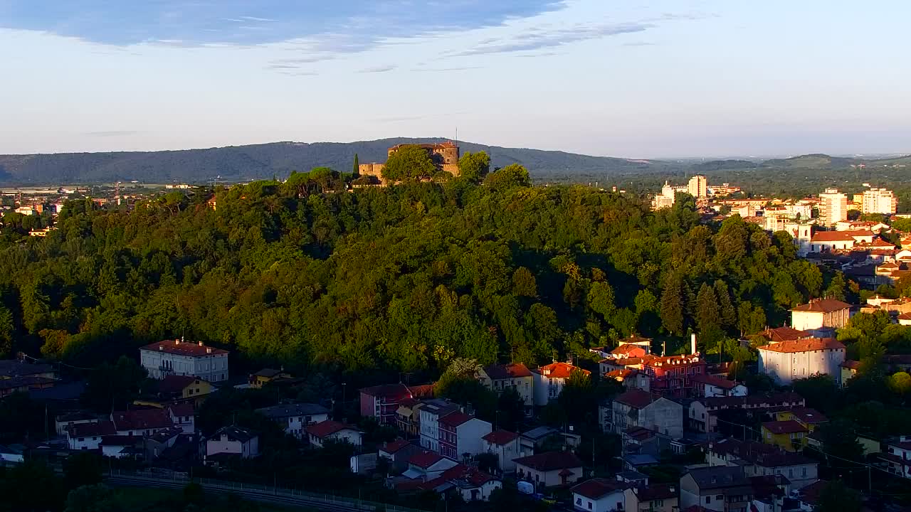 Nova Gorica e Gorizia: Panorama Mozzafiato dal Convento Francescano di Castagnevizza