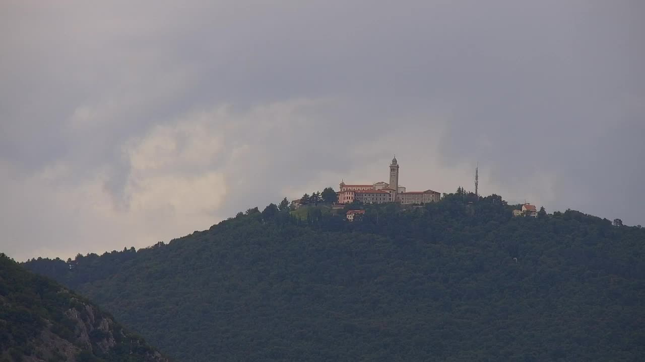 Nova Gorica i Gorica: Prekrasan Pogled iz Franjevačkog Samostana Kostanjevica