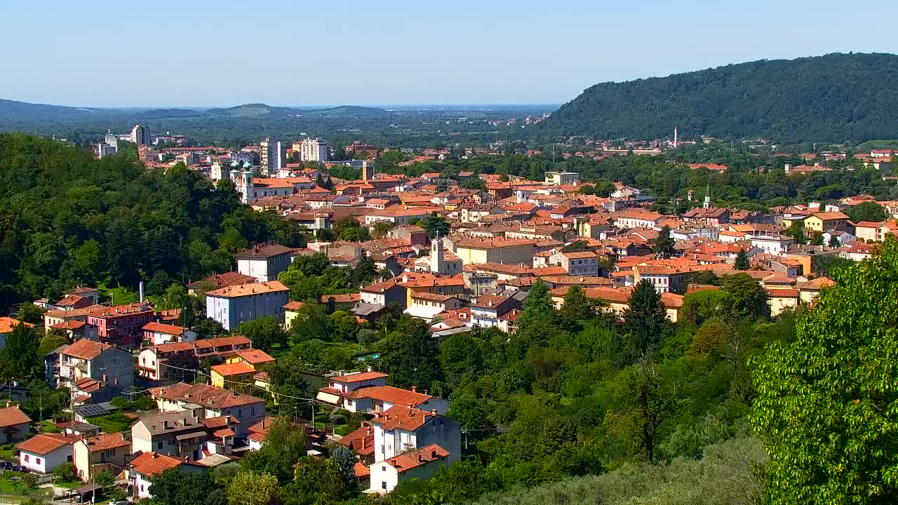 Nova Gorica e Gorizia: Panorama Mozzafiato dal Convento Francescano di Castagnevizza