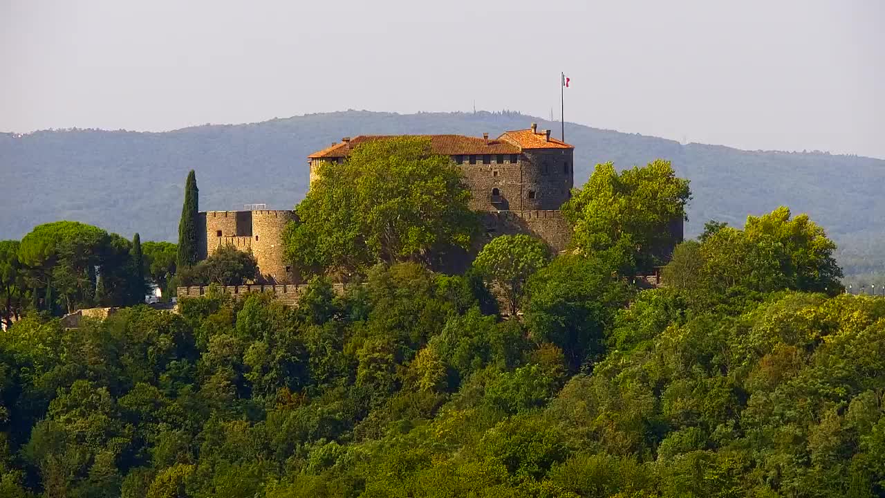 Nova Gorica e Gorizia: Panorama Mozzafiato dal Convento Francescano di Castagnevizza