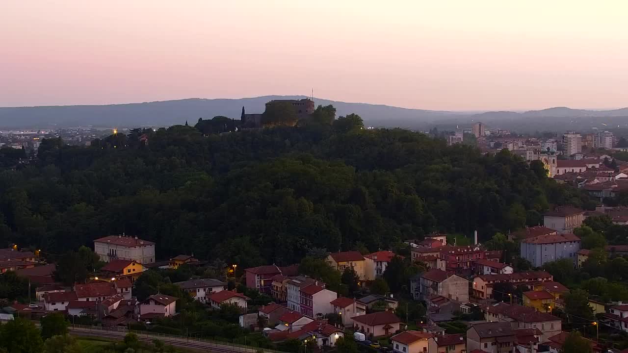 Nova Gorica in Gorica: Čudovit Razgled iz Frančiškanskega Samostana Kostanjevica