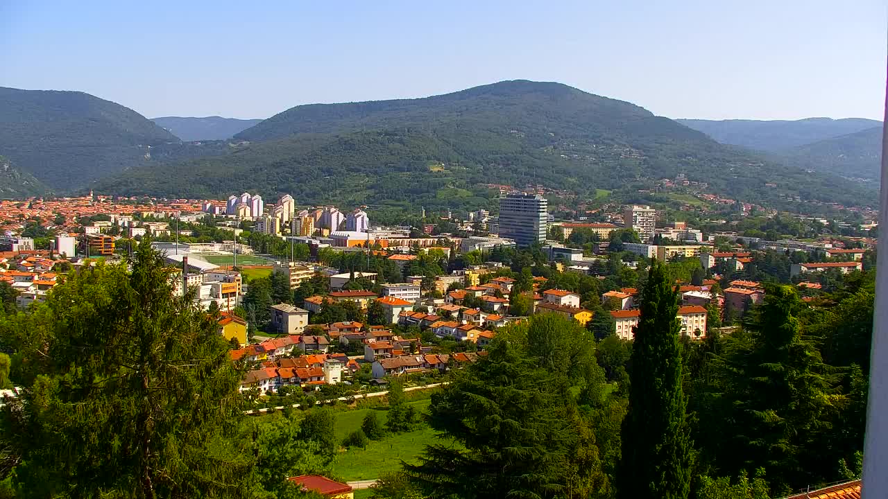 Nova Gorica e Gorizia: Panorama Mozzafiato dal Convento Francescano di Castagnevizza