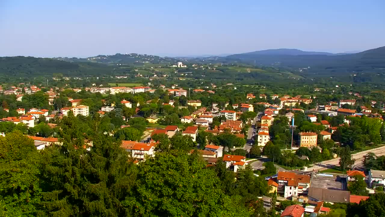 Nova Gorica y Gorizia: Impresionantes Vistas desde el Monasterio Franciscano de Kostanjevica