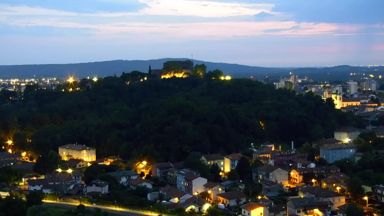 Nova Gorica e Gorizia: Panorama Mozzafiato dal Convento Francescano di Castagnevizza
