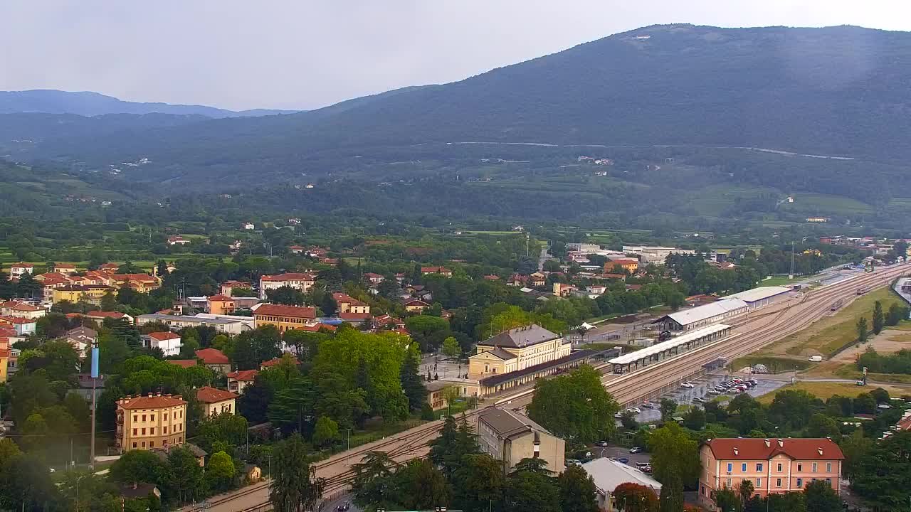 Nova Gorica e Gorizia: Panorama Mozzafiato dal Convento Francescano di Castagnevizza
