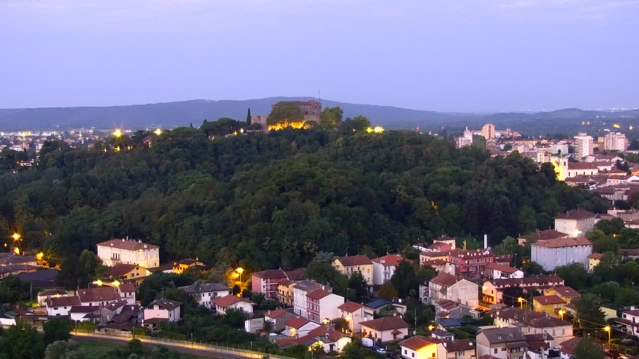 Nova Gorica i Gorica: Prekrasan Pogled iz Franjevačkog Samostana Kostanjevica