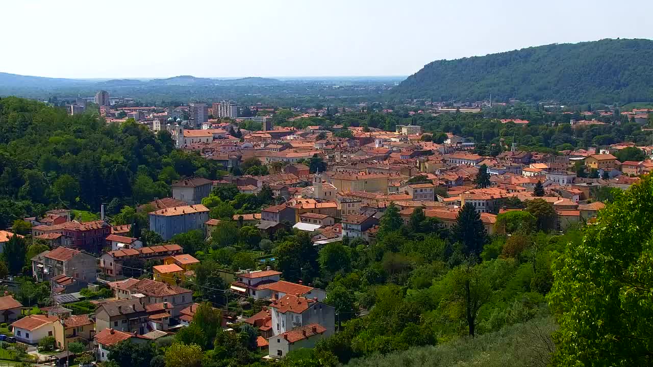 Nova Gorica e Gorizia: Panorama Mozzafiato dal Convento Francescano di Castagnevizza